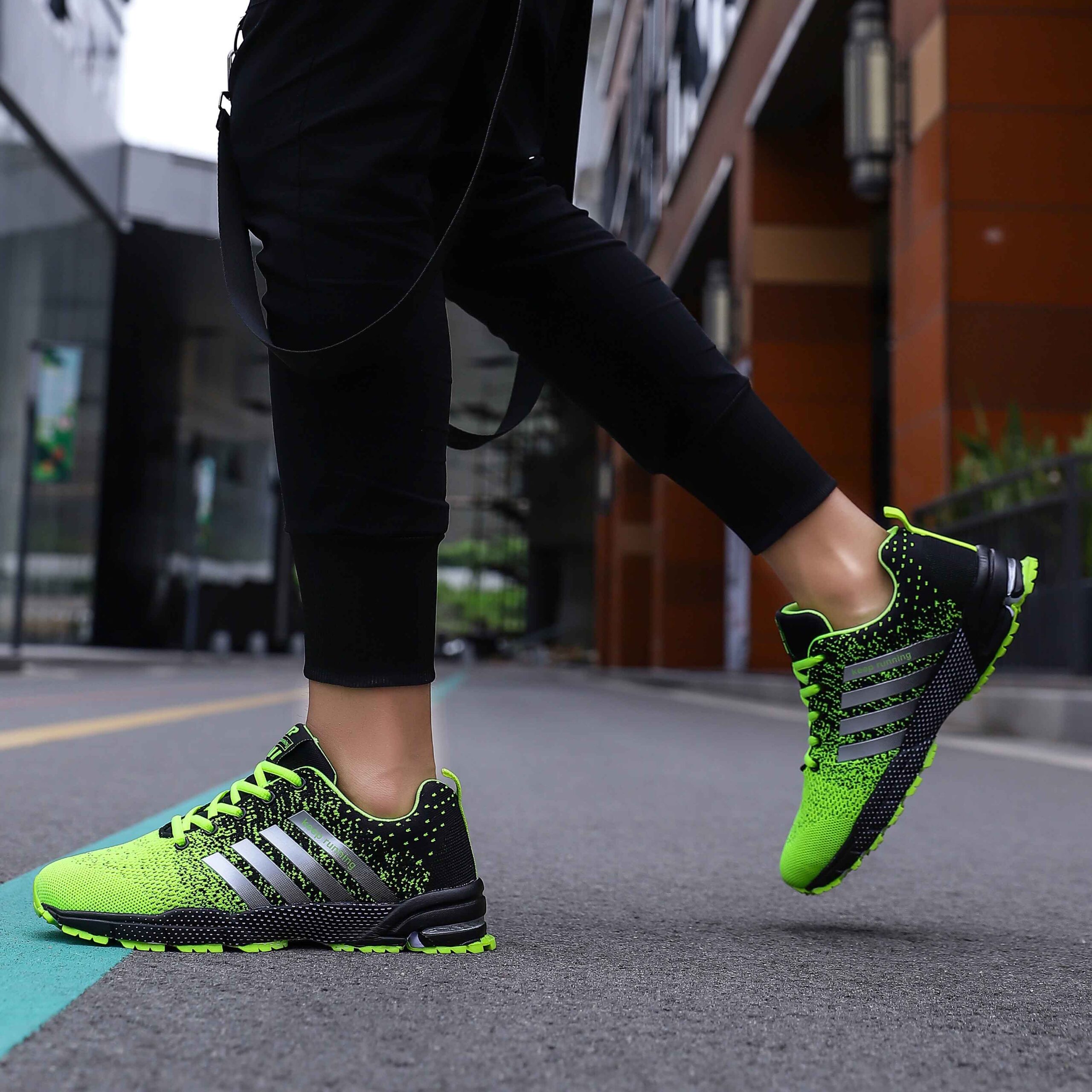 KEEP RUNNING Casual Sports Sneakers
